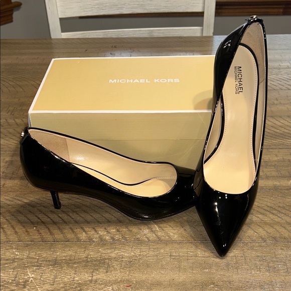 Michael Kors Shoes - Michael Kors Black Patent Leather kitten heel pumps size 8